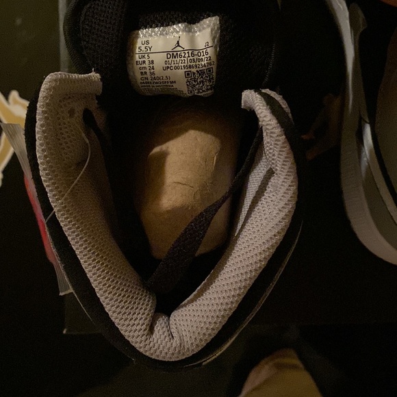 Air Jordan 1 Mid SE - Picture 5 of 5